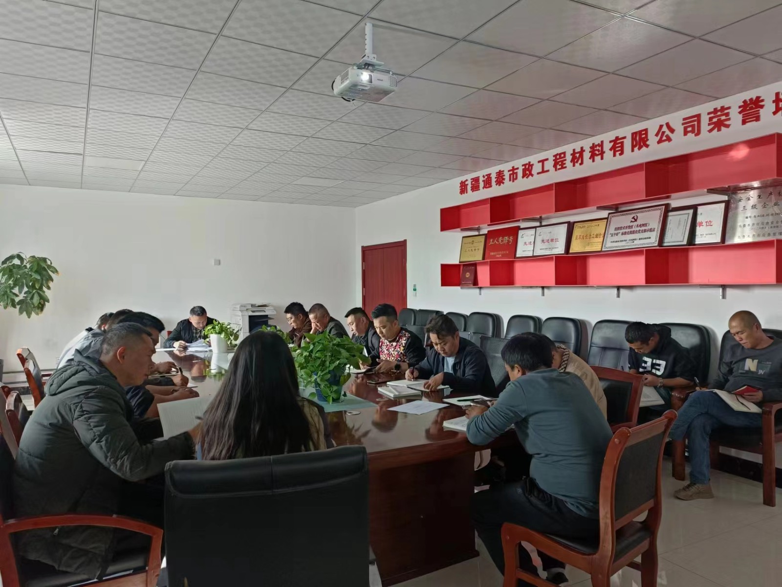 活动1.jpg 活动1.jpg